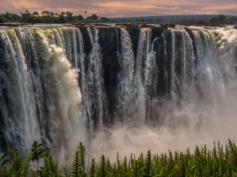 Les chutes Victoria sur le Zambèze